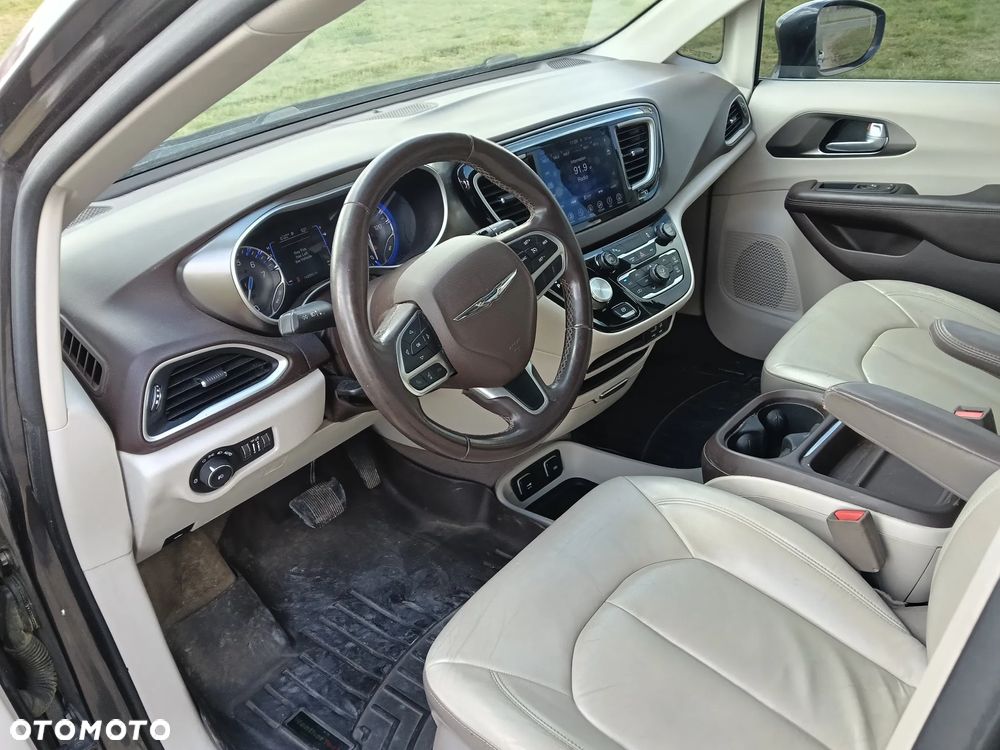 Chrysler Pacifica - 18