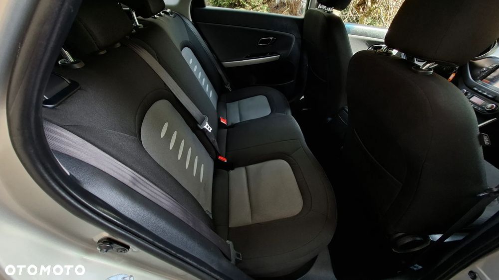 Kia Ceed 1.6 GDI XL - 17