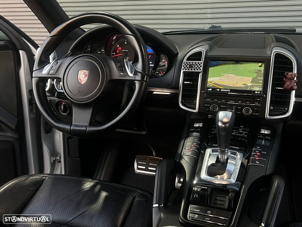 Porsche Cayenne - 19