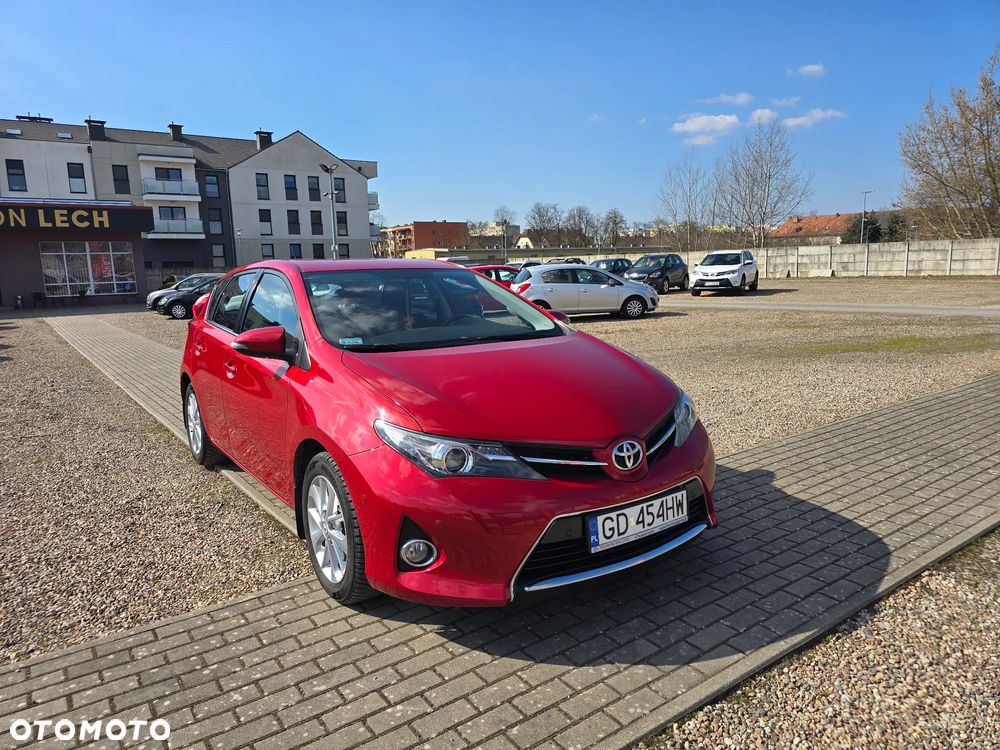Toyota Auris 1.6 Premium + - 3