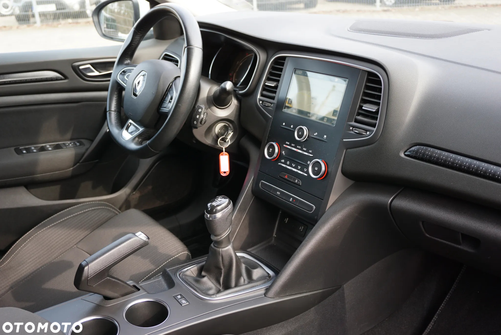 Renault Megane Grandtour ENERGY TCe 100 INTENS - 17