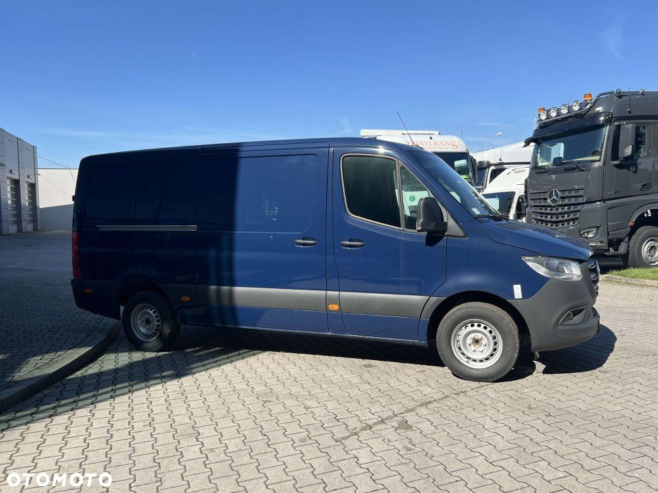 Mercedes-Benz Sprinter - 3