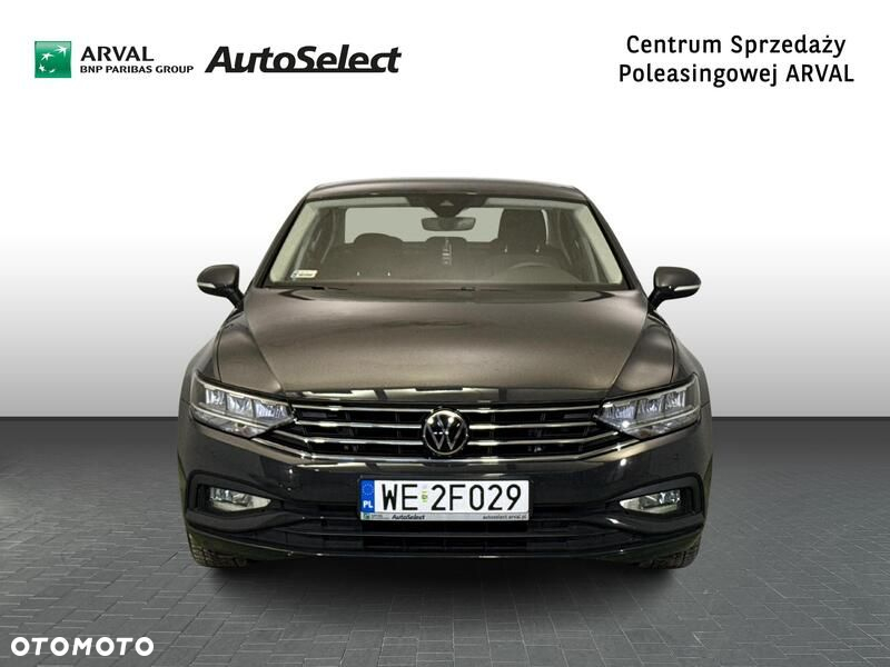 Volkswagen Passat - 9
