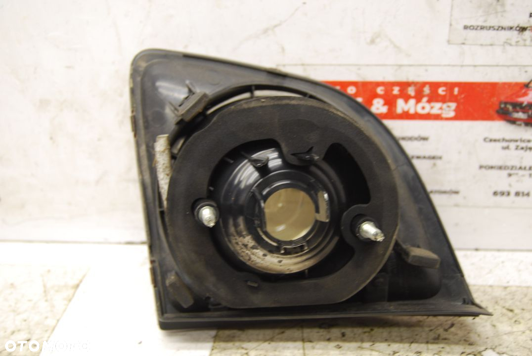 LAMPA PRAWY TYŁ W KLAPĘ VW GOLF V PLUS 5M0 - 2
