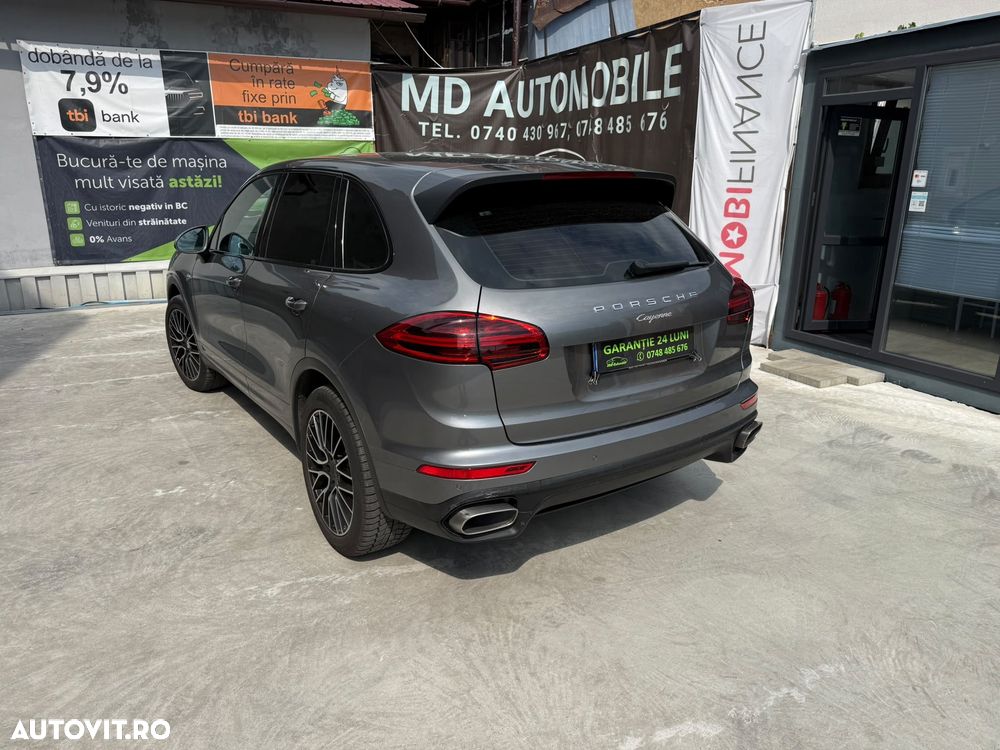 Porsche Cayenne - 23