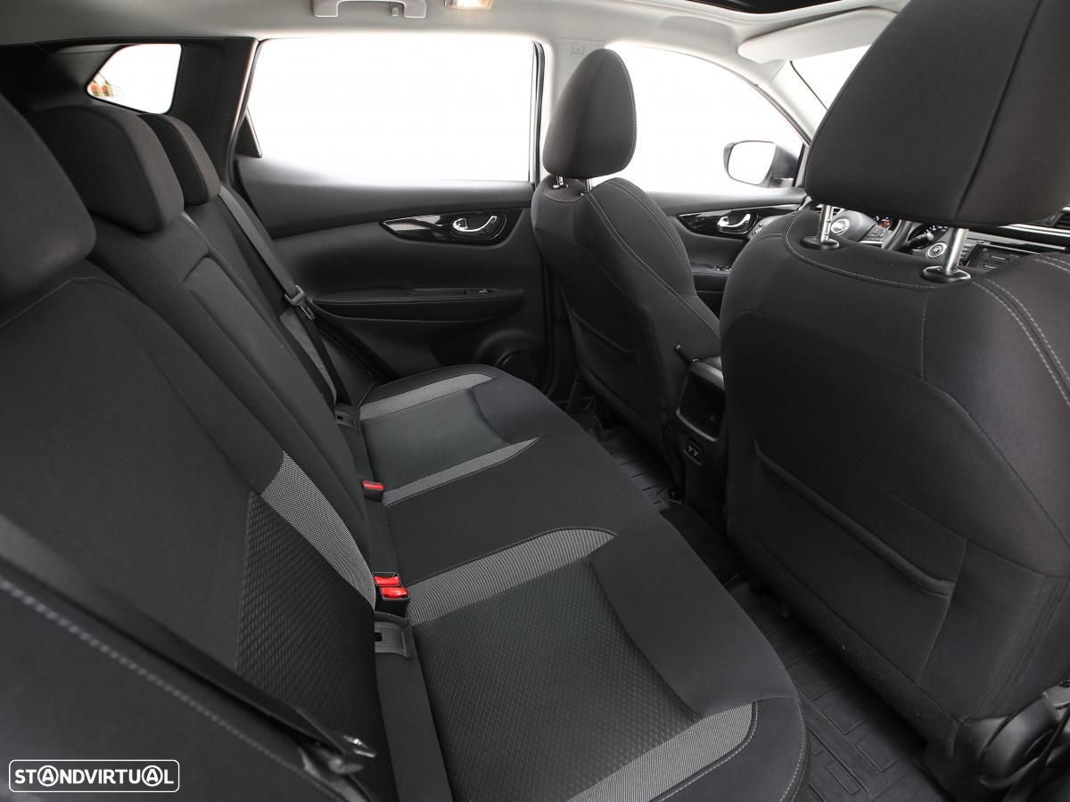 Nissan Qashqai 1.5 dCi N-Connecta - 11