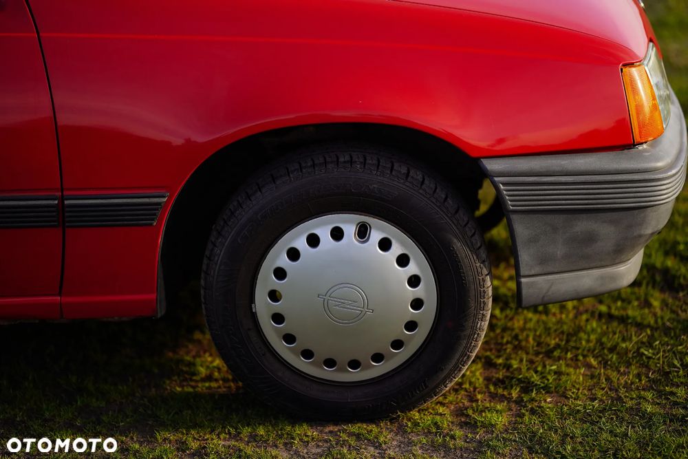 Opel Kadett 1.3 - 10