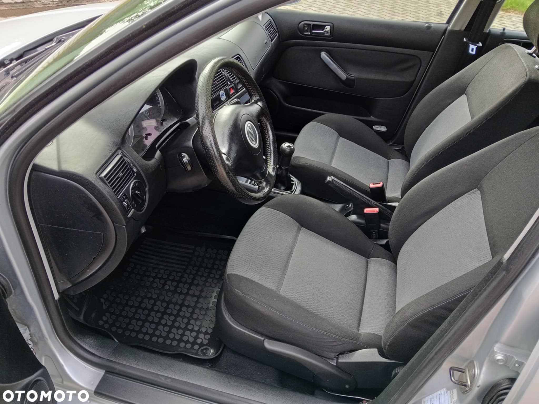 Volkswagen Golf - 16
