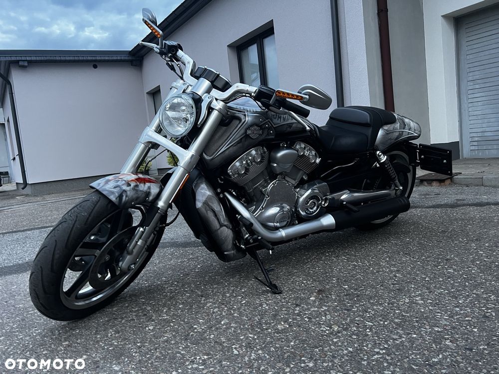 Harley-Davidson V-Rod Muscle - 23