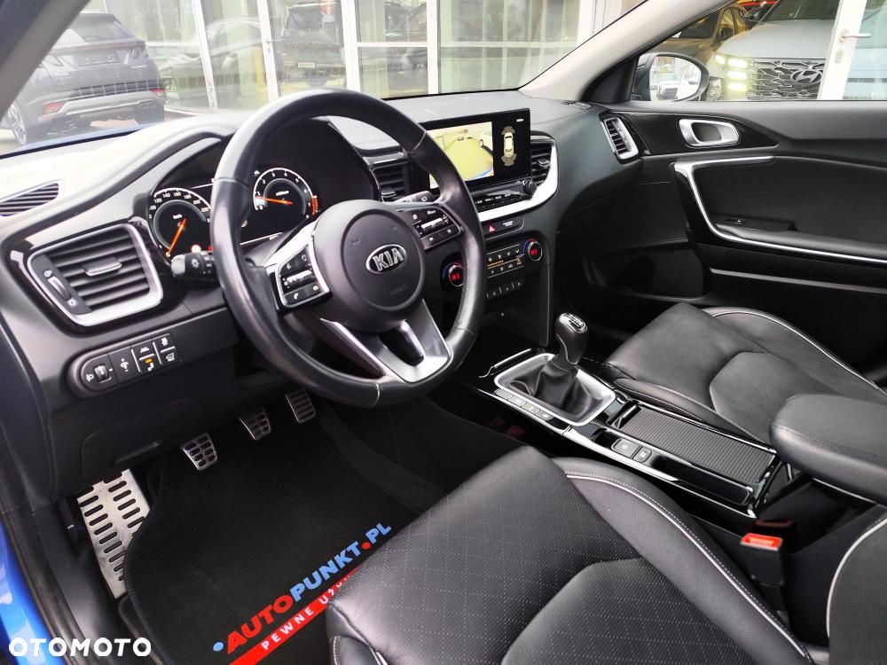 Kia XCeed - 9