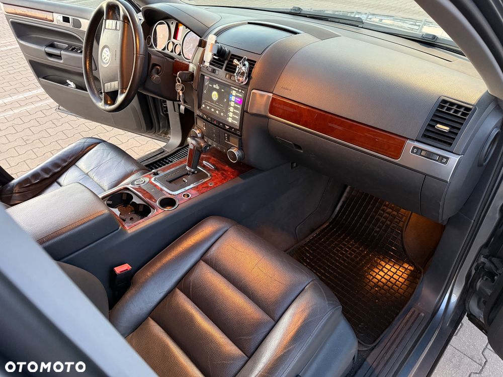 Volkswagen Touareg - 12