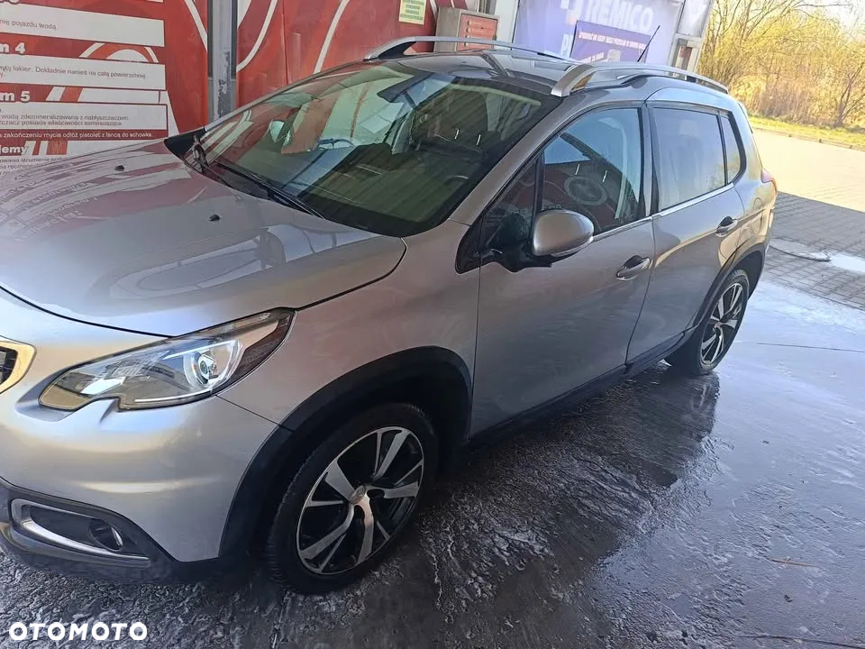Peugeot 2008 1.2 Pure Tech GPF Allure S&S EAT6 - 7
