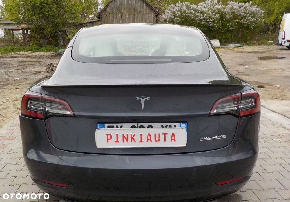 Tesla Model 3 - 10