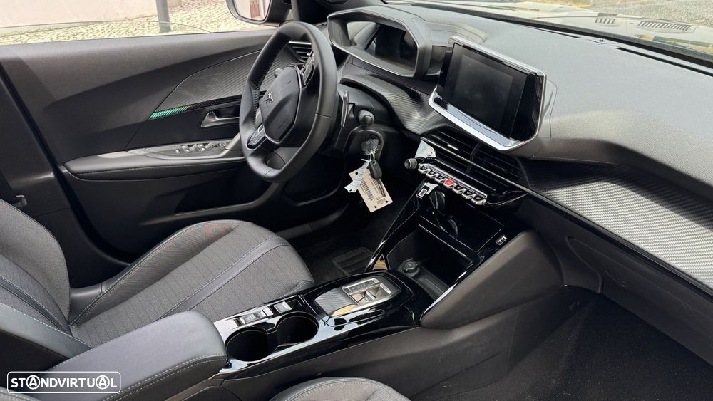 Peugeot 2008 1.2 PureTech Allure Pack EAT8 - 10
