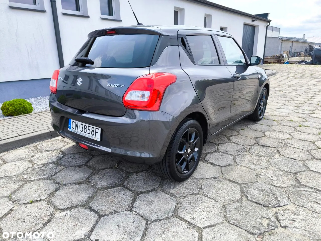 Suzuki Swift 1.2 Premium - 8