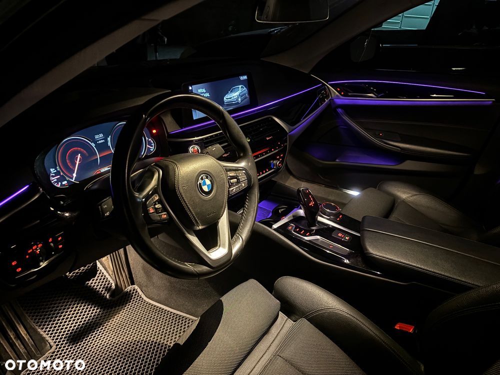 BMW Seria 5 520d xDrive Sport Line - 17