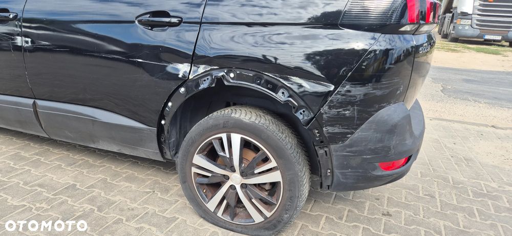 Peugeot 5008 1.2 PureTech Allure S&S EAT8 - 11