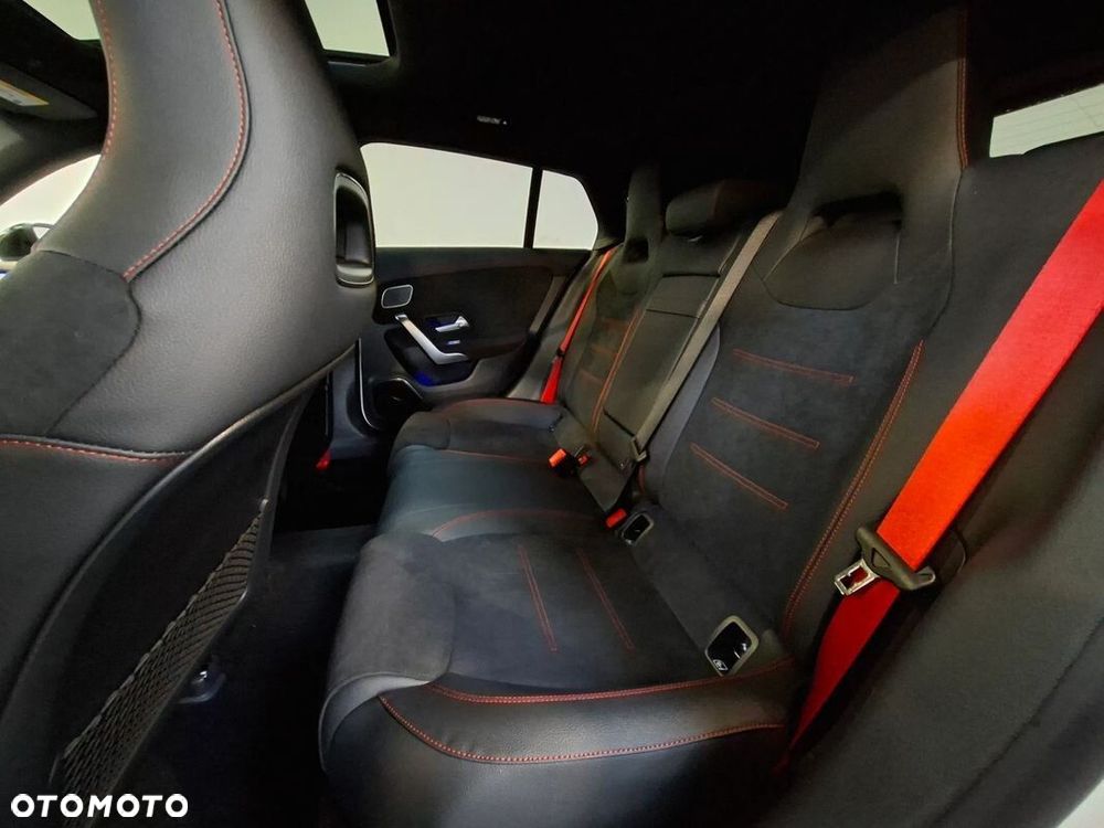 Mercedes-Benz CLA - 13