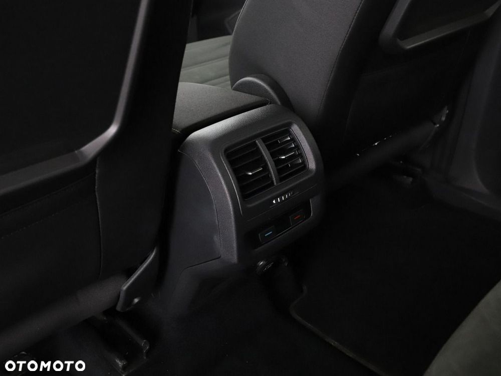 Volkswagen Touran 1.8 TSI BMT Highline DSG - 38
