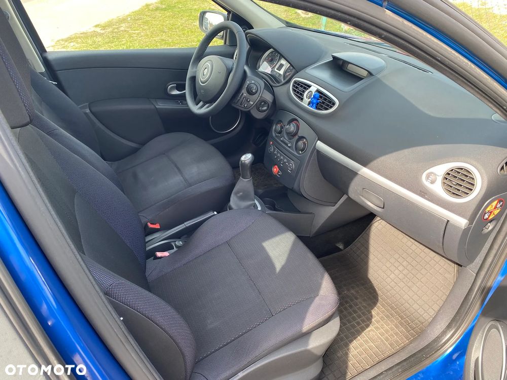 Renault Clio - 7