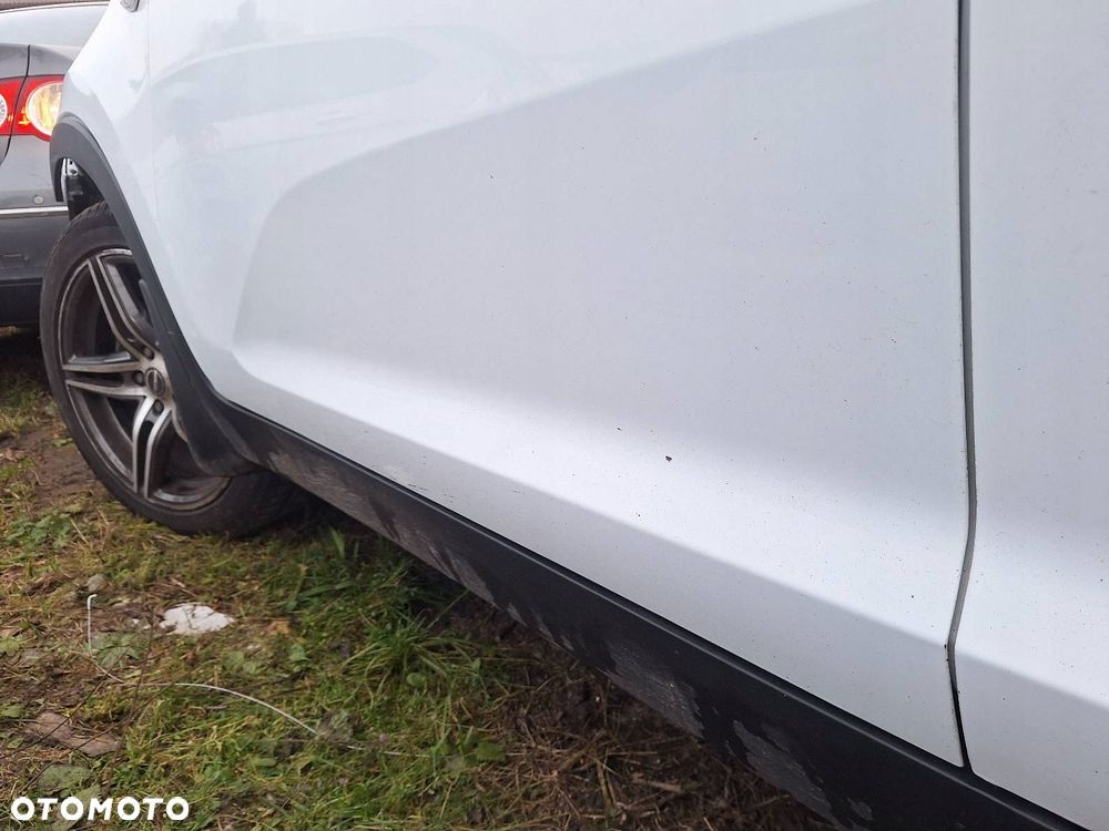 DRZWI KOMPLETNE LEWY PRZÓD KIA SPORTAGE III 10-14r LAK: WD - 7