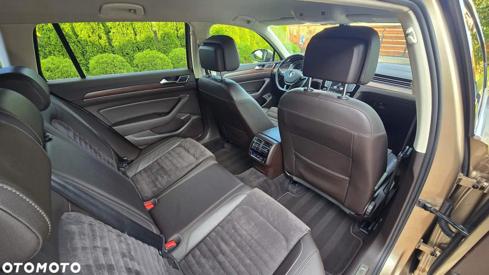 Volkswagen Passat - 36