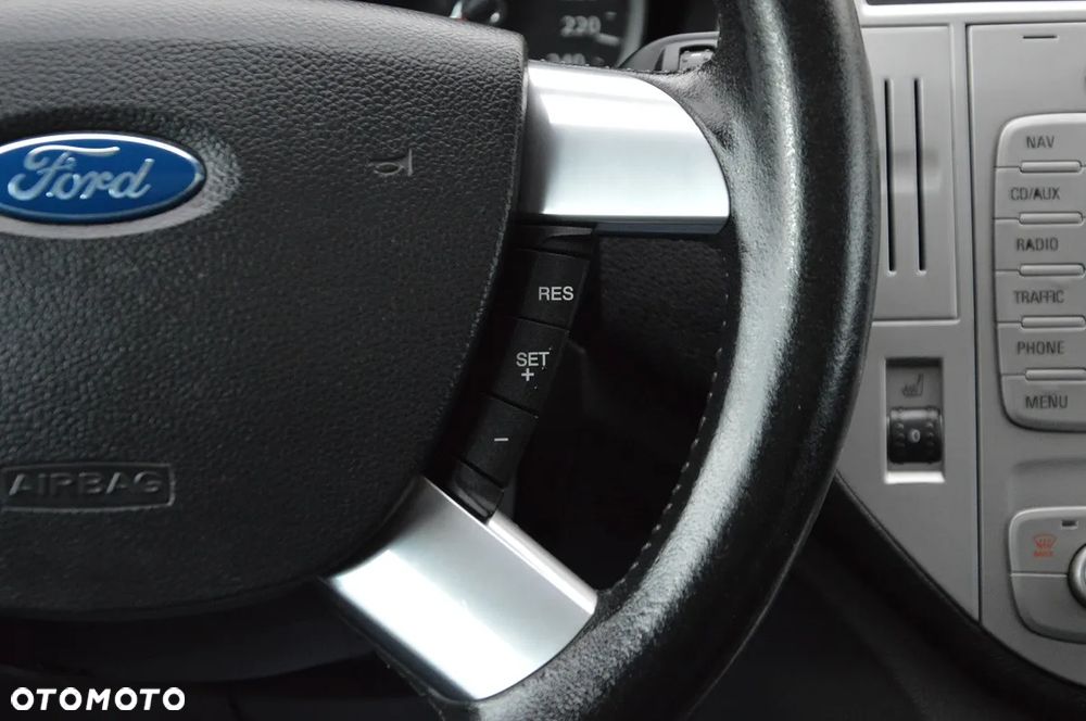 Ford Kuga 2.0 TDCi 4x4 Titanium - 18