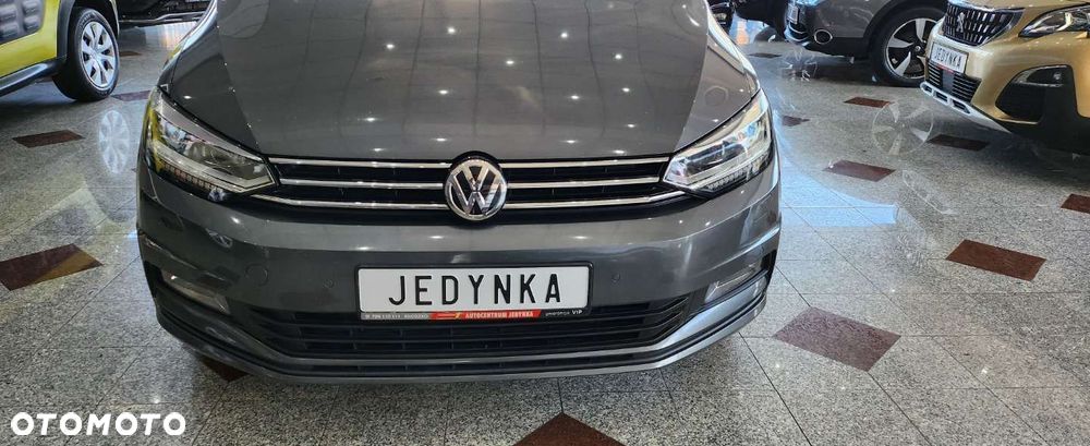 Volkswagen Touran - 15
