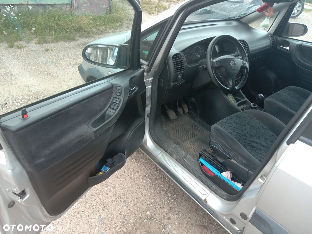 Opel Zafira 1.8 16V Elegance - 8