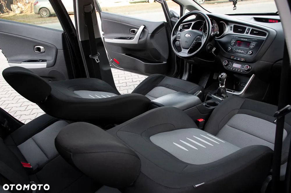 Kia Ceed - 25