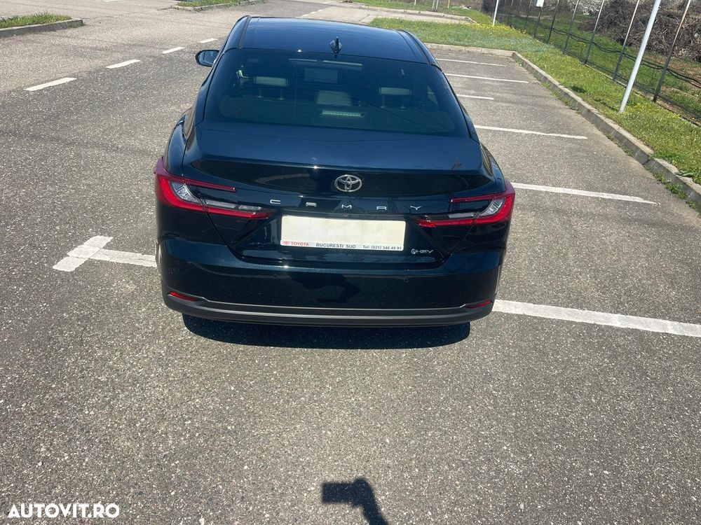 Toyota Camry 2.5 Dynamic - 28