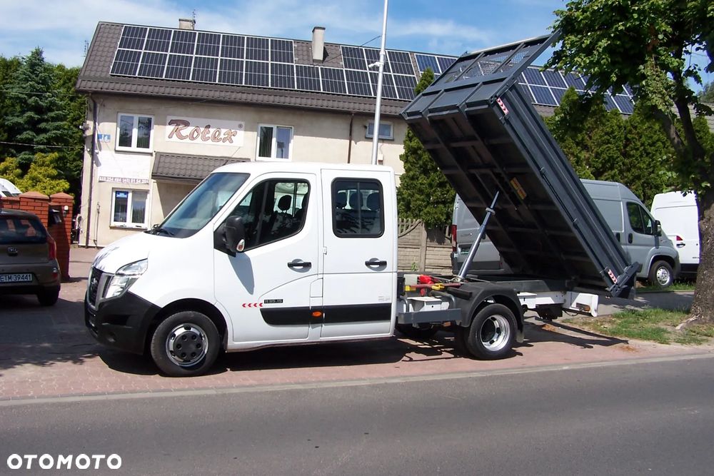 Nissan NV 400 - 1