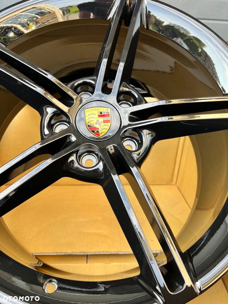 Oryginalne  Felgi Porsche Taycan 21'' Black Piano Edytion - 4