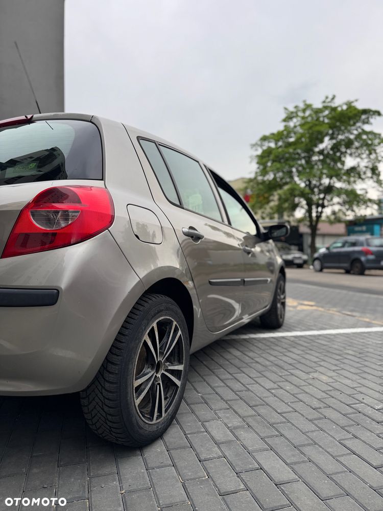 Renault Clio 1.2 16V Expression - 3