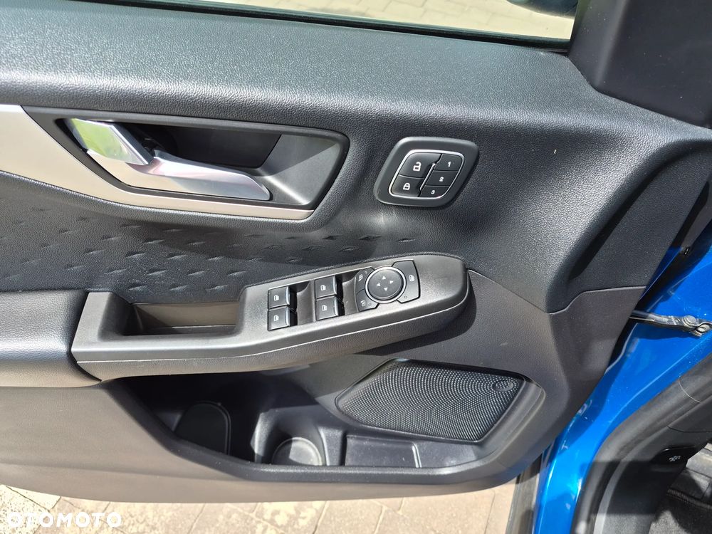 Ford Kuga - 12