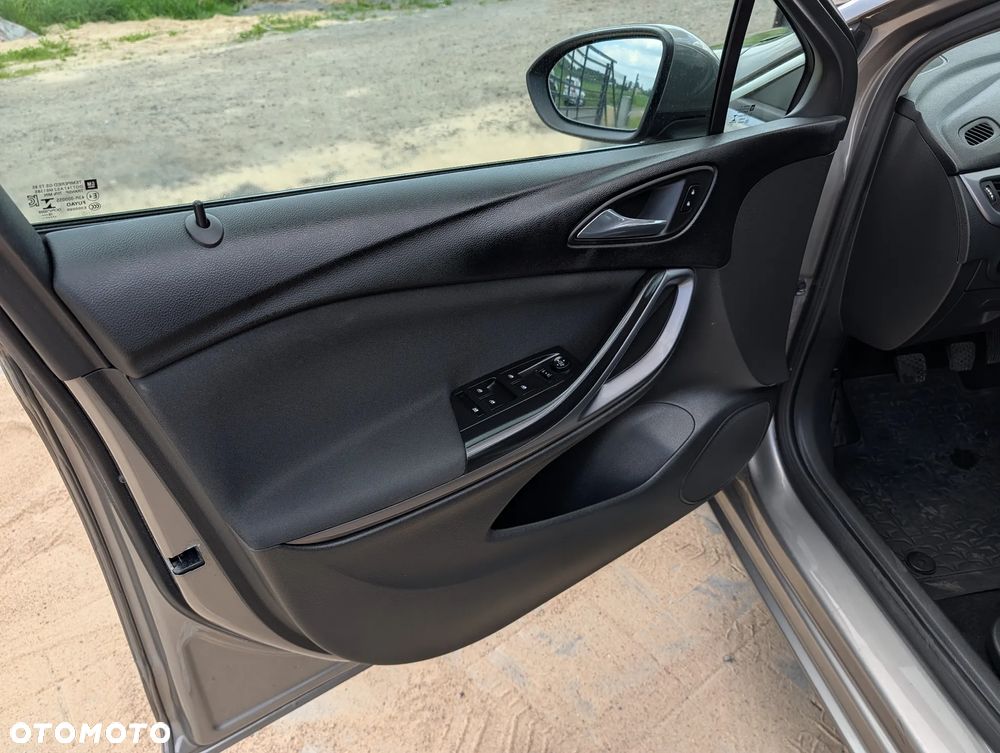 Opel Astra 1.4 T Elite S&S - 18