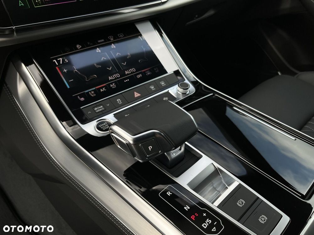 Audi Q8 - 30