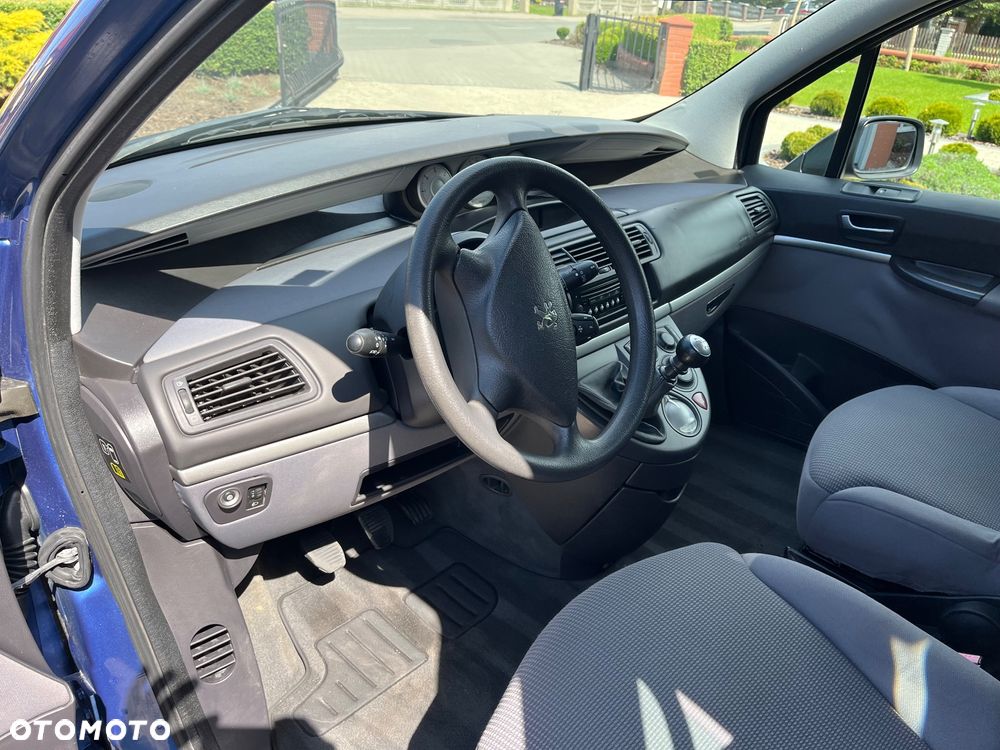 Peugeot 807 HDi 135 Style - 8