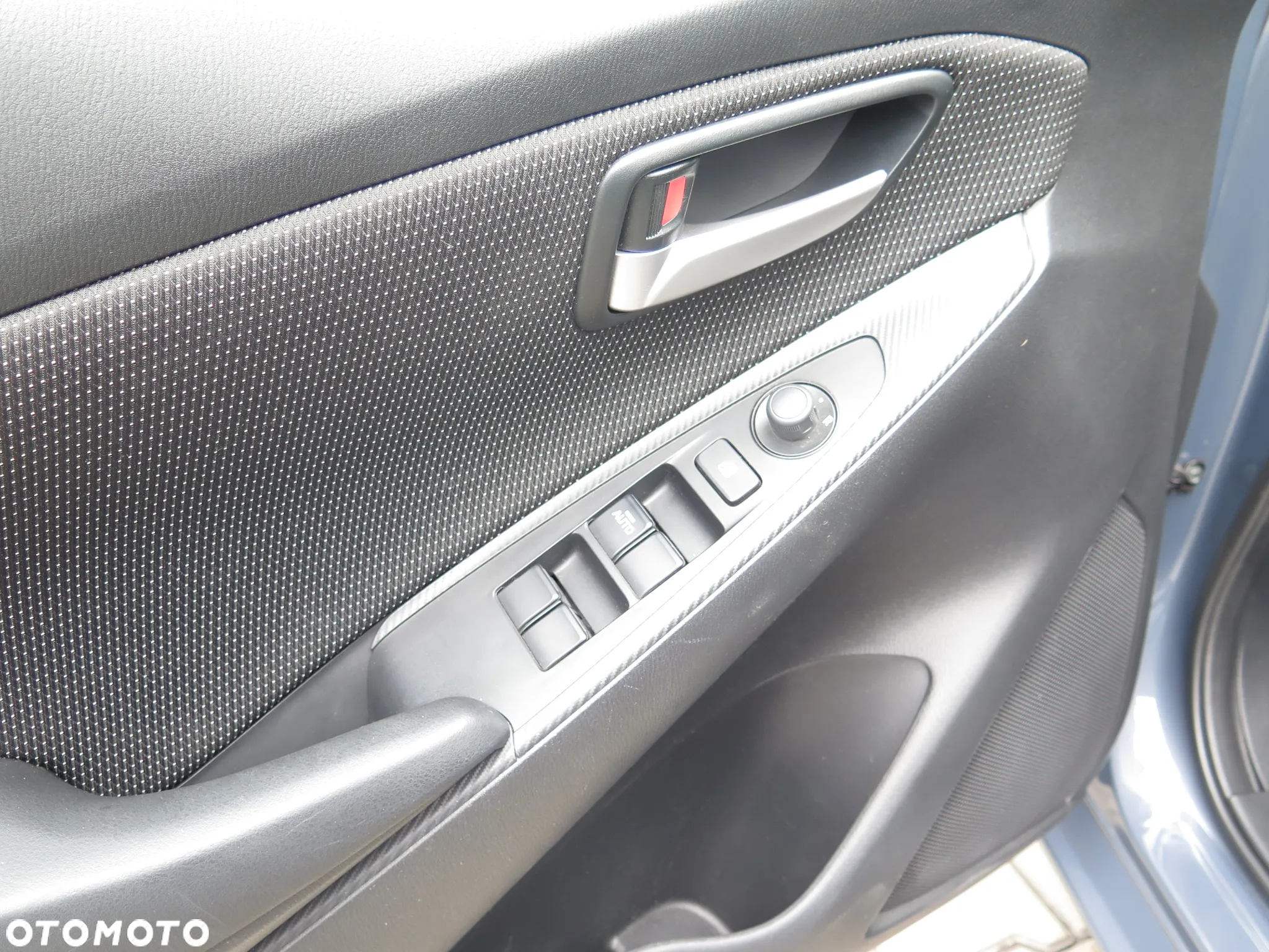 Mazda 2 SKYACTIV-G 90 Homura - 16