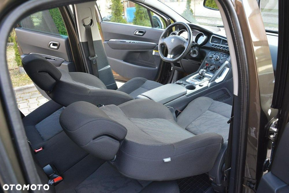 Peugeot 3008 Hybrid4 - 17