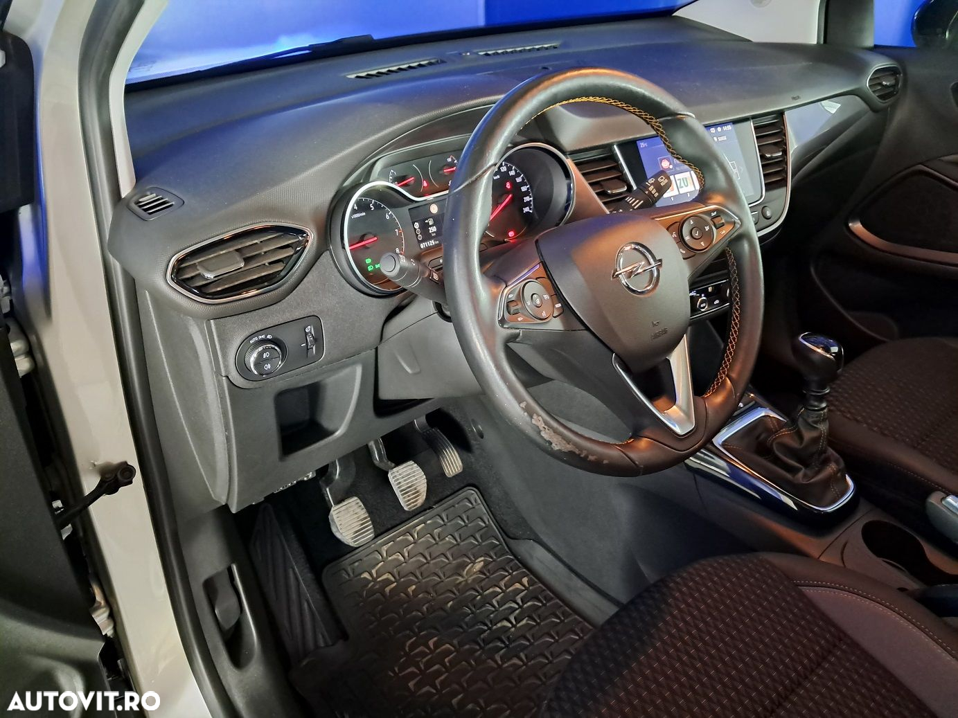 Opel Crossland - 10