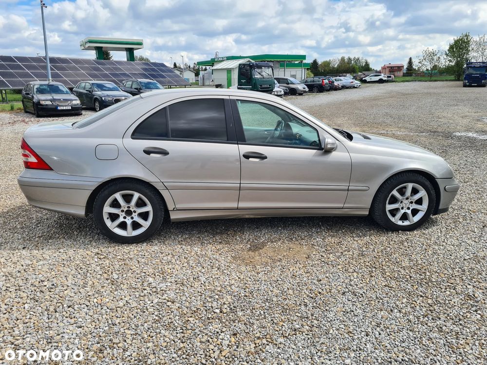 Mercedes-Benz Klasa C 220 CDI Avantgarde - 9