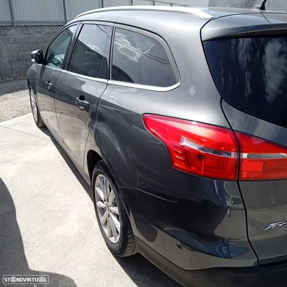 Ford Focus 1.5 TDCi ECOBlue Titanium - 4