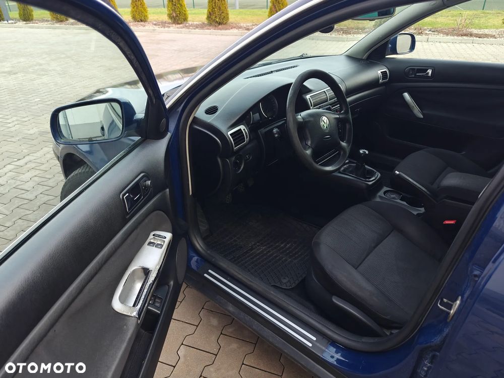 Volkswagen Passat 1.9 TDI Basis - 18