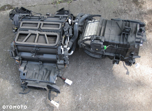 JAGUAR XJ X351 FL 3.0D 16R NAGRZEWNICA DMUCHAWA FW93-19B555-BG