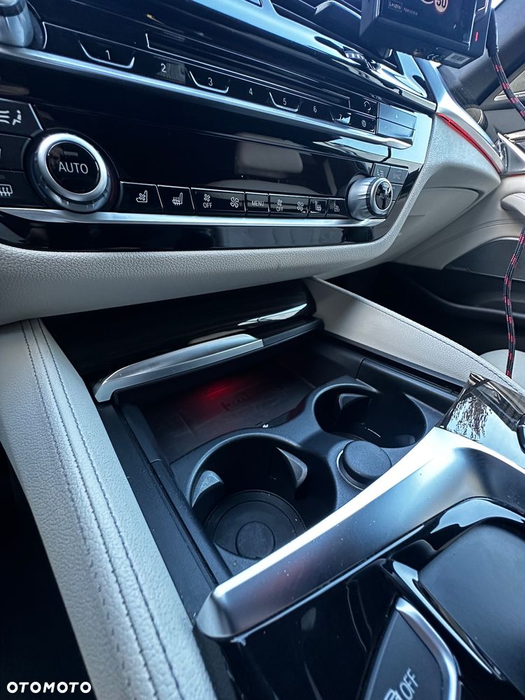 BMW Seria 5 520d xDrive M Sport sport - 31