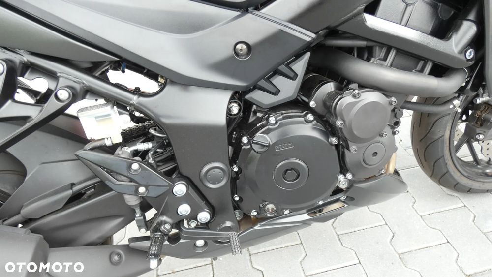 Suzuki GSX - 11
