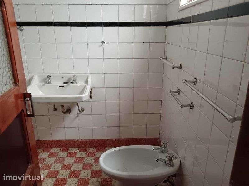 Vende-se Moradia - Grande imagem: 4/12