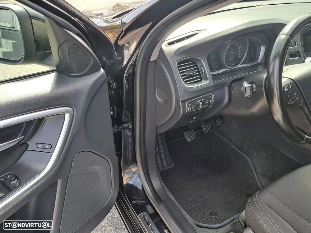 Volvo V60 1.6 D2 Drive Kinetic Start/Stop - 19