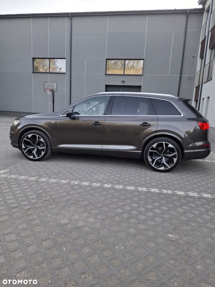 Audi Q7 - 1